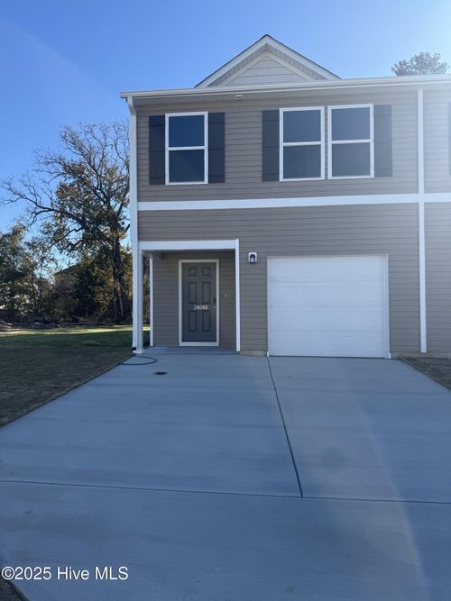 2451 B Brookville Dr, Greenville, NC, 27834-4696 | Card Image