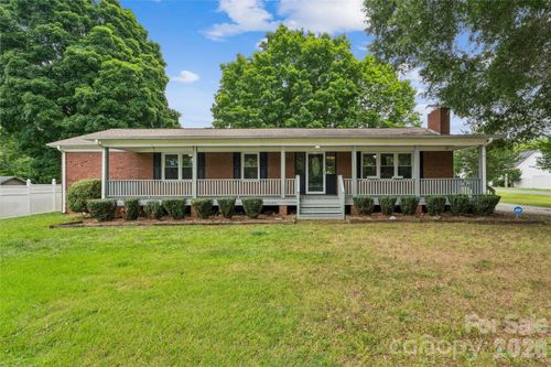 615 W 5th St, Landis, NC, 28088-2107 | Card Image