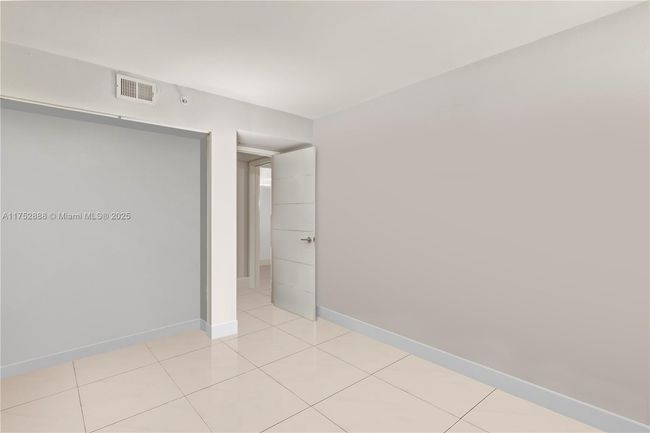 APT-204 - 12106 Saint Andrews Pl, Condo with 2 bedrooms, 1 bathrooms and null parking in Miramar FL | Image 12