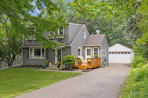 6348 7th St N, Oakdale, MN, 55128-7418 | Card Image