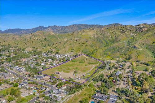 11326 Wheatland Ave, Sylmar, CA, 91342-7034 | Card Image