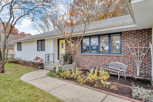 3007 Se Starlite Dr, Topeka, KS, 66605-2165 | Card Image