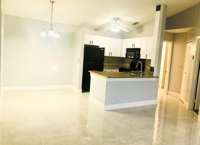 201 - 4695 Lucerne Lakes 201 Boulevard, Condo with 2 bedrooms, 2 bathrooms and null parking in Lake Worth FL | Image 8