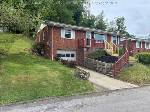 2757 Daniels Ave, South Charleston, WV, 25303-2514 | Card Image