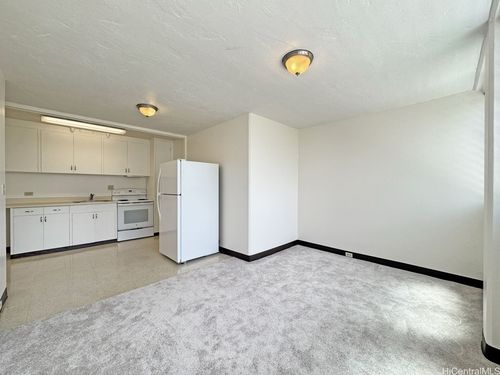 1055 Kalo Pl, Honolulu, HI, 96826-1636 | Card Image