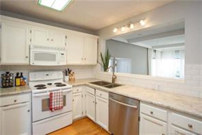 25 Hays Crt Nw, House detached with 5 bedrooms, 2 bathrooms and null parking in Medicine Hat AB | Image 6