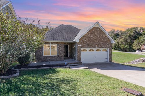 616 Hidden Valley Dr, Clarksville, TN, 37040-5247 | Card Image