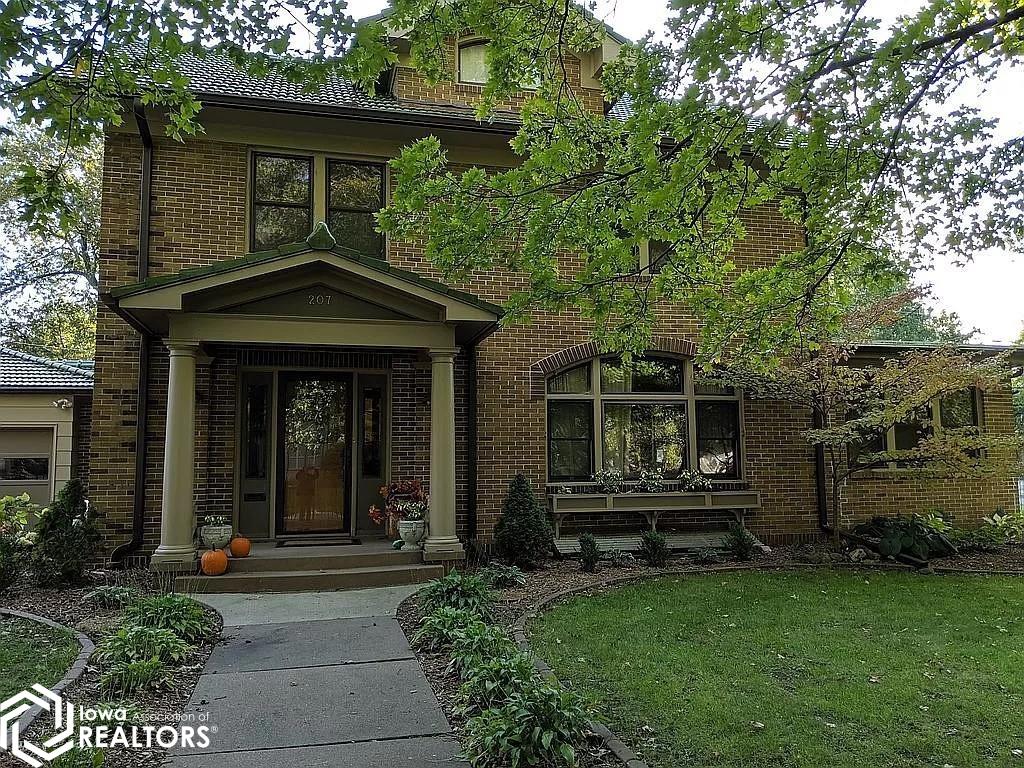 Highland St, Fairfield, IA 52556