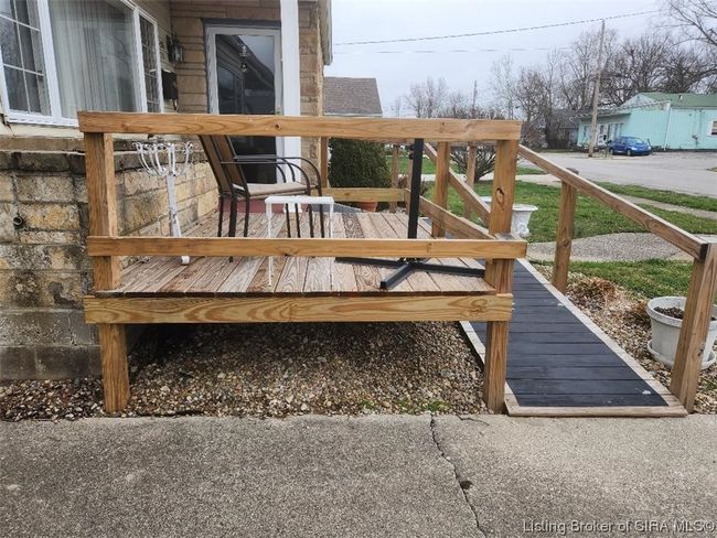 524 W Water St, Home with 3 bedrooms, 3 bathrooms and null parking in Paoli IN | Image 9