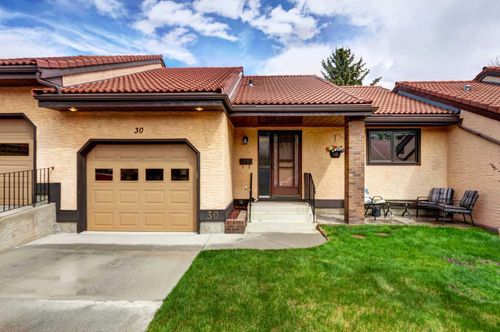 30-118 Strathcona Rd Sw, Calgary, AB, T3H1P3 | Card Image