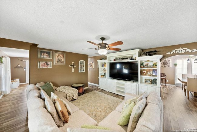 1506 D St, House other with 4 bedrooms, 3 bathrooms and null parking in Floresville TX | Image 7