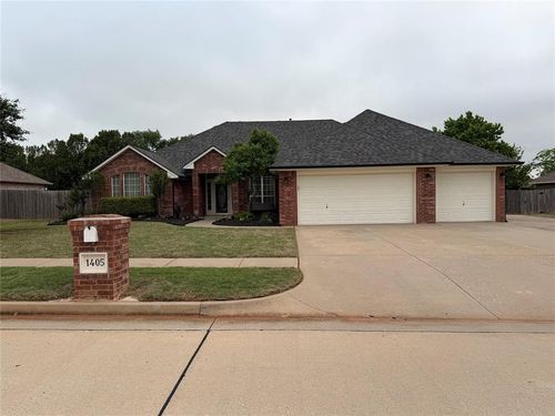1405 Continental Way, Mustang, OK, 73064-2073 | Card Image