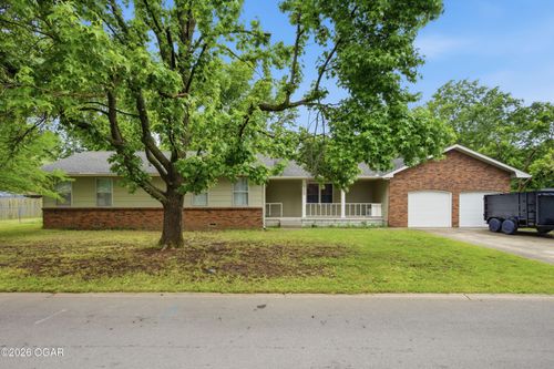 720 E Wickersham Dr, Webb City, MO, 64870-2460 | Card Image