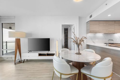 3405-2085 Skyline Crt, Burnaby, BC, V5C0M6 | Card Image