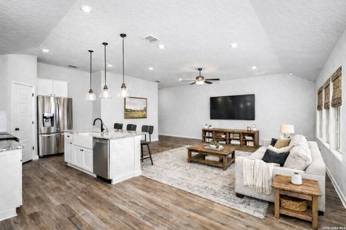 1117 Amber Lk, Seguin, TX, 78155-2941 | Card Image