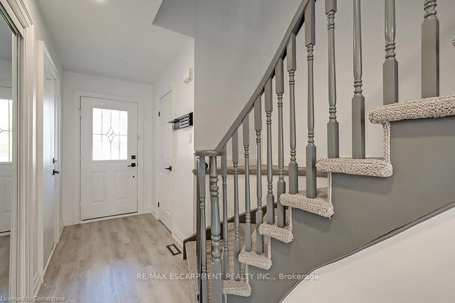 35 - 2022 Atkinson Dr, Condo with 3 bedrooms, 3 bathrooms and 1 parking in Burlington ON | Image 5