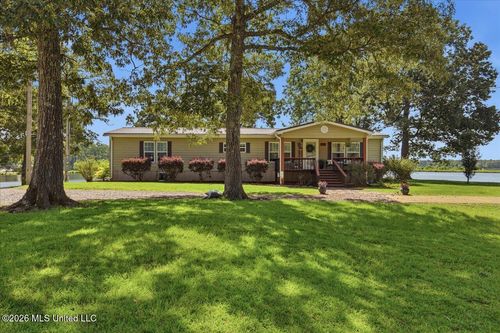 423 Robinhood Trl, Brandon, MS, 39042-8907 | Card Image
