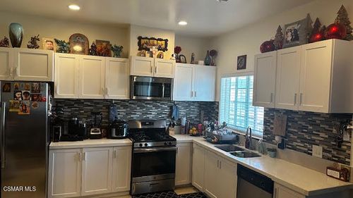 unit-203-1755 Heywood St, Simi Valley, CA, 93065-3597 | Card Image