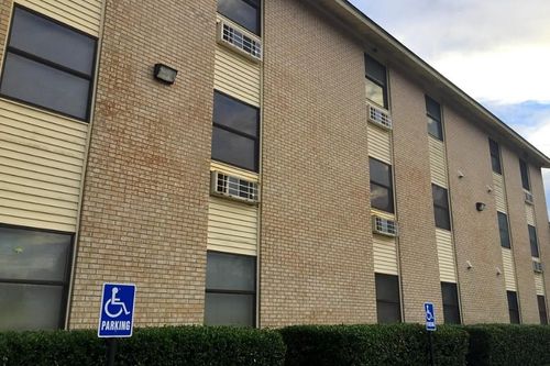 122 Kickapoo St, Palestine, TX, 75803-7200 | Card Image