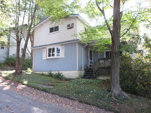 4 Geist Way, Brookville, PA, 15825-2102 | Card Image