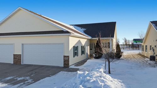 4848 Westminster Dr, Moorhead, MN, 56560-8200 | Card Image