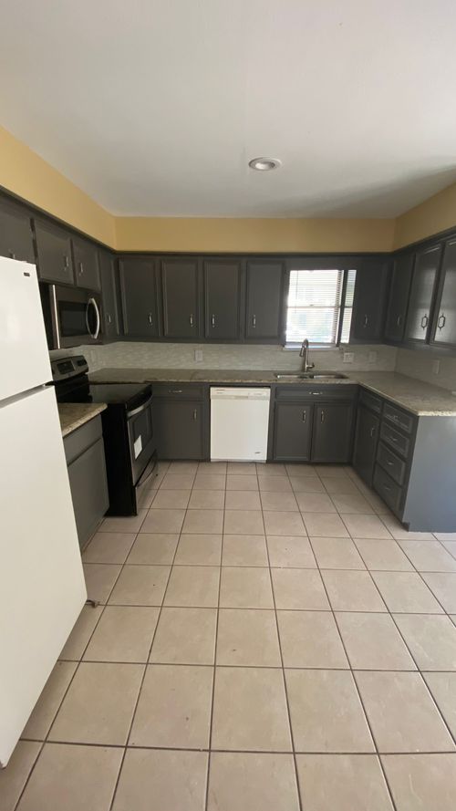 524 Towne House Ln, Richardson, TX, 75081-3528 | Card Image