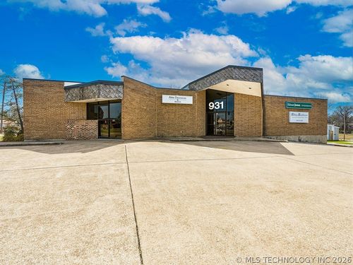 931 Arlington, Ada, OK, 74820 | Card Image