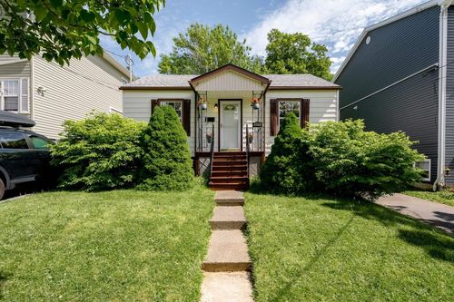 6474 Roslyn Rd, Halifax, NS, B3L2M7 | Card Image