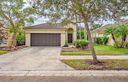 625 Bald Cypress Rd, Weston, FL, 33327-2453 | Card Image