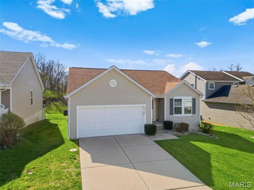 2909 Preston Woods Trl, Lake Saint Louis, MO, 63367-6517 | Card Image