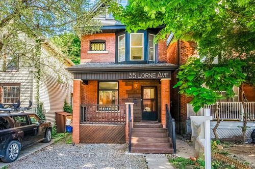 35 Lorne Ave, Hamilton, ON, L8M2X5 | Card Image