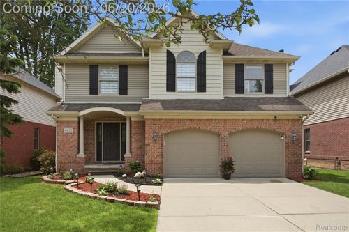 8873 Northern Ave, Plymouth, MI, 48170-4041 | Card Image