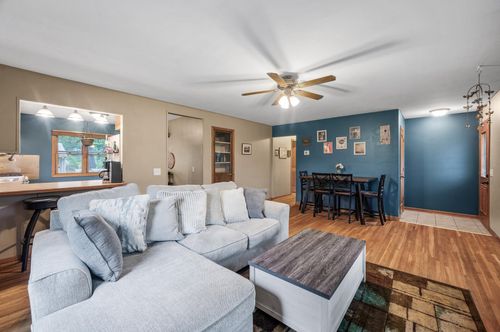 677 Quinnell Ave N, Lakeland, MN, 55043-9643 | Card Image