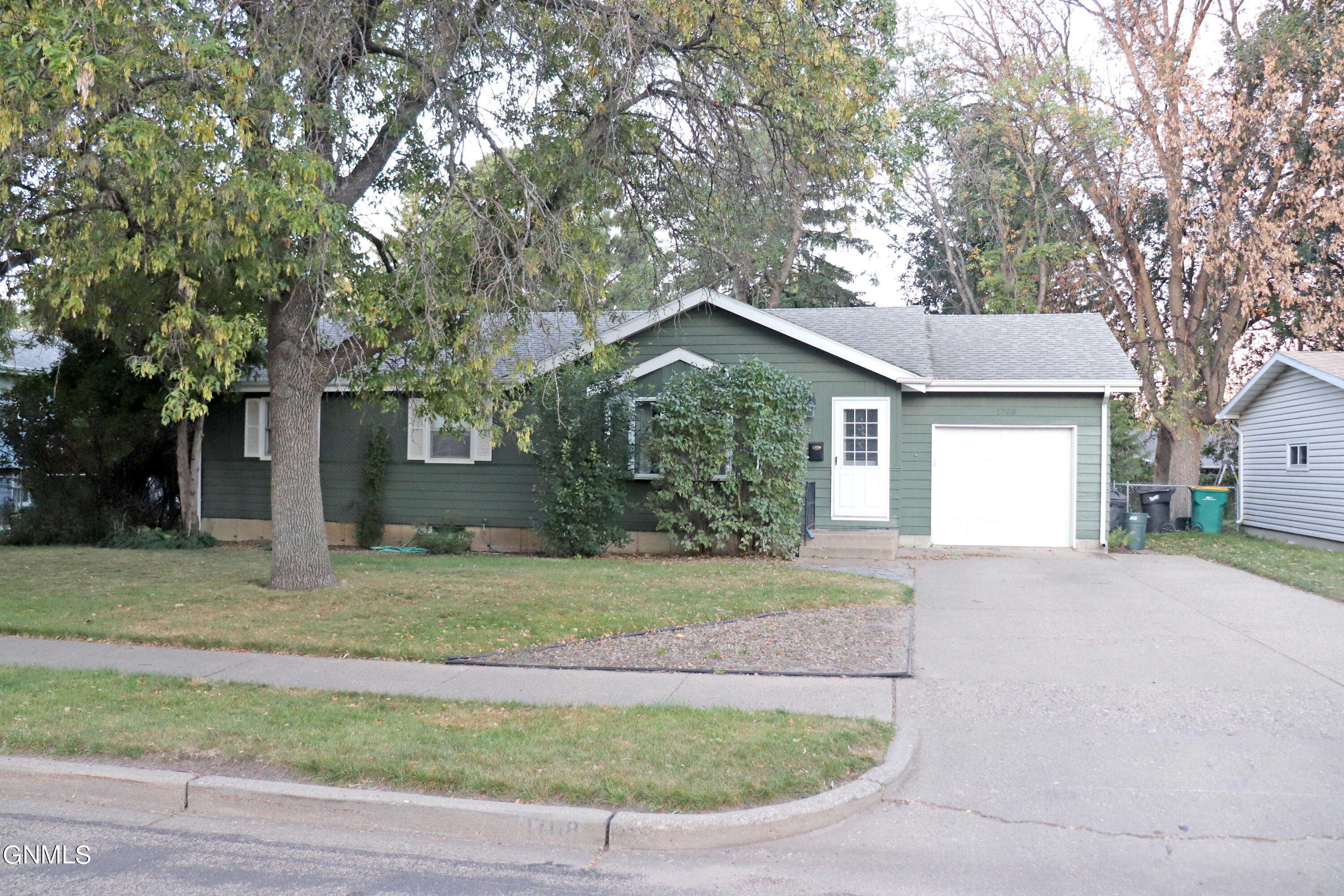 Bell St, Bismarck, ND 58501