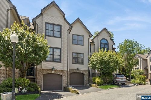 34 Jordan Dr, River Edge, NJ, 07661-2454 | Card Image