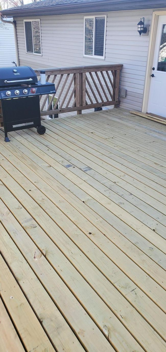 deck with grill | Image 23