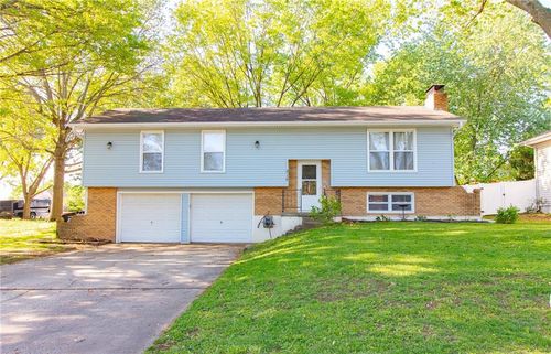 816 E Market St, Warrensburg, MO, 64093-2012 | Card Image