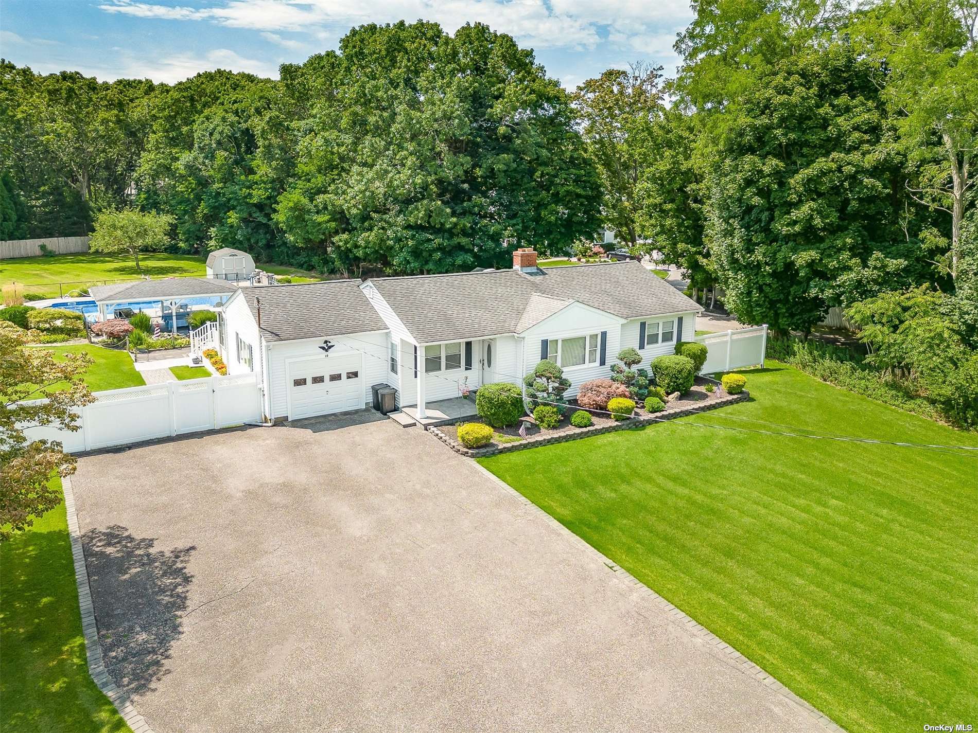 Chapman Blvd, East Moriches, NY 11940