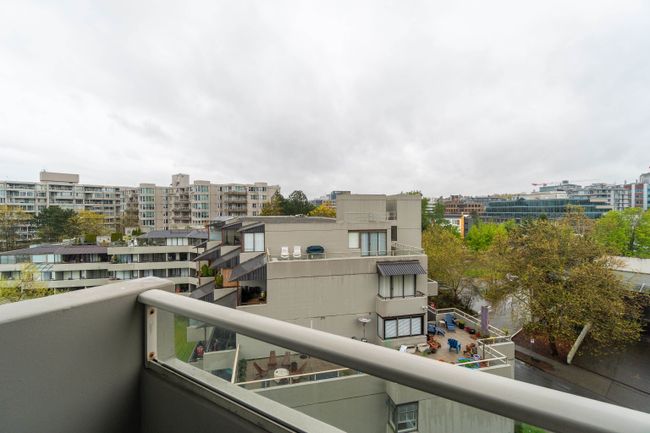 533 - 666 Leg In Boot Square, Condo with 3 bedrooms, 2 bathrooms and 2 parking in Vancouver BC | Image 27