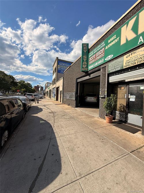 13931 Queens Boulevard, New York, NY, 11435 | Card Image