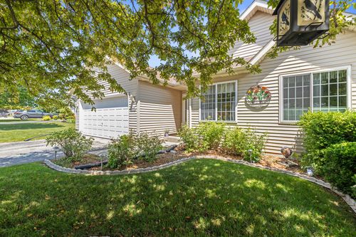 N170W19962 Willow Ridge Dr, Jackson, WI, 53037-9487 | Card Image