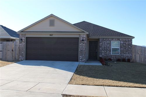 807 E Fairlane St, Fayetteville, AR, 72701-5627 | Card Image
