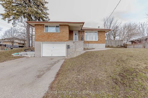 28 Hoffman St, Kitchener, ON, N2M3M7 | Card Image