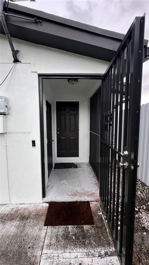 b-2415 Thomas St, Hollywood, FL, 33020-2060 | Card Image