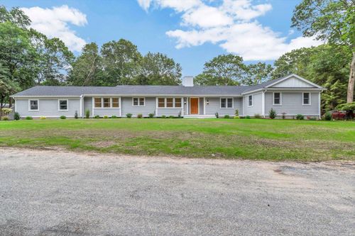 40 Sachem Dr, Centerville, MA, 02632-3049 | Card Image