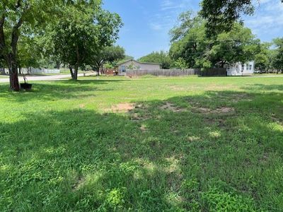 207 S Mulberry St, House other with 0 bedrooms, 0 bathrooms and null parking in Brady TX | Image 2