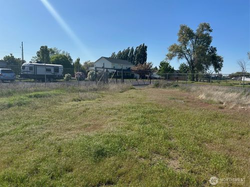 7895 Brunch Rd Ne, Moses Lake, WA, 98837-9601 | Card Image