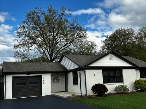 219 Meadowbrook Rd, Hermitage, PA, 16148-2621 | Card Image