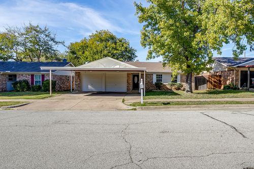 6217 Sunnybrook Dr, Watauga, TX, 76148-3237 | Card Image