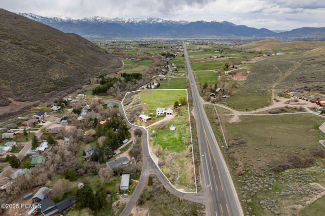4611 S Cove Ln, Home with 3 bedrooms, 3 bathrooms and null parking in Daniel UT | Image 93